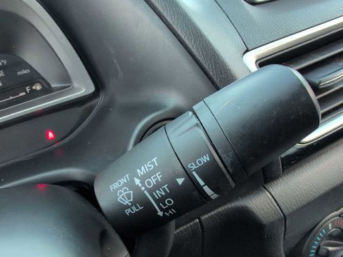 Used 2015 MAZDA MAZDA3 i Sport image 26