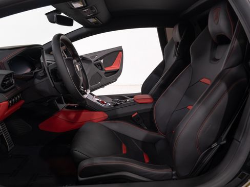 Used 2020 Lamborghini Huracan EVO AWD/4WD image 32