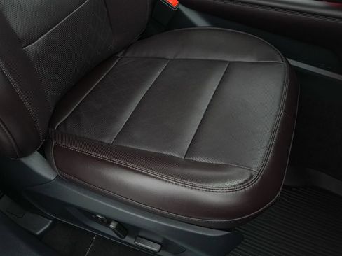 Certified 2025 Ford Explorer Platinum AWD/4WD image 28