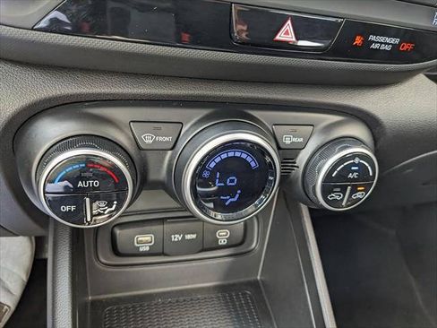 Used 2025 Hyundai Venue SEL FWD image 19