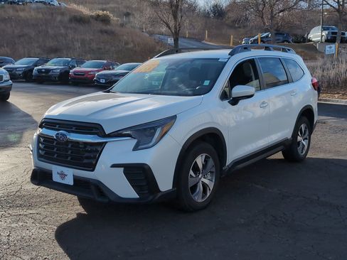 Used 2024 Subaru Ascent Premium w/ Convenience Package image 3