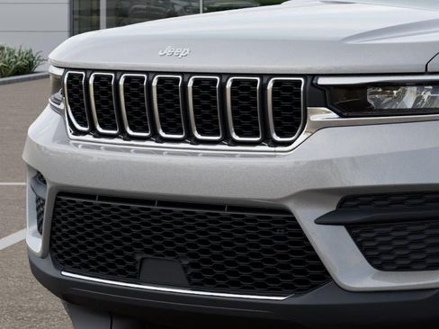 New 2026 Jeep Grand Cherokee 4WD image 11