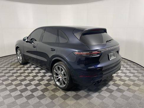 Used 2023 Porsche Cayenne S Platinum image 3