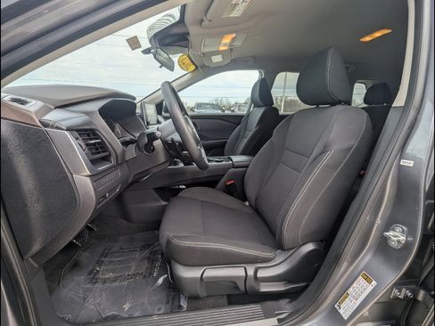 Used 2023 Nissan Rogue S image 18