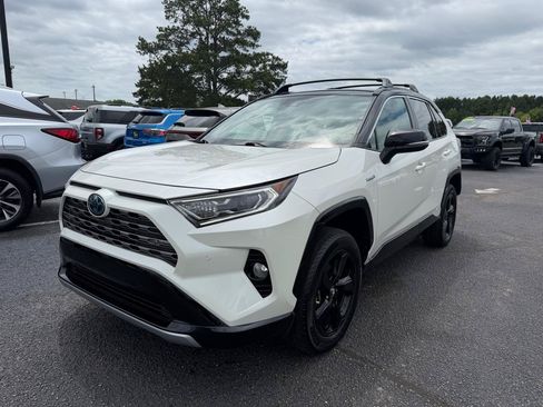 Used 2021 Toyota RAV4 XSE AWD/4WD image 2