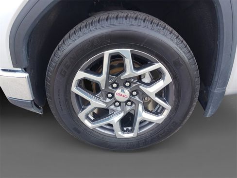 Used 2022 GMC Sierra 1500 SLE image 15