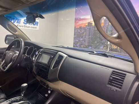 Used 2015 Toyota Tacoma PreRunner image 19