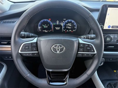 Used 2025 Toyota Grand Highlander AWD image 13