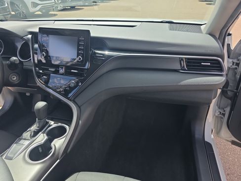 Used 2022 Toyota Camry LE w/ Carpet Mat Package (TMS) image 20