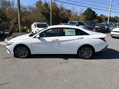New 2026 Hyundai Elantra Blue image 4