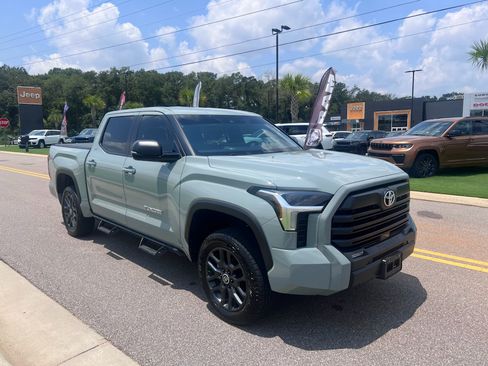 Used 2025 Toyota Tundra SR5 w/ SR5 Premium Package AWD/4WD image 10