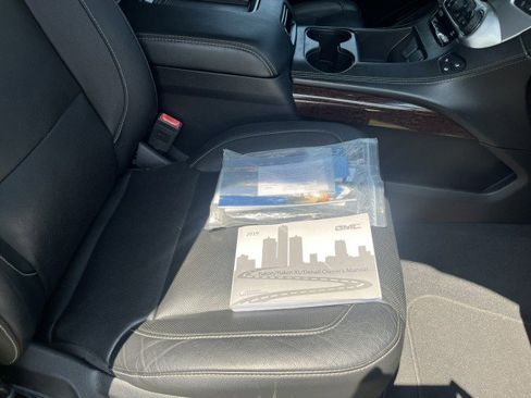 Used 2019 GMC Yukon SLT image 35