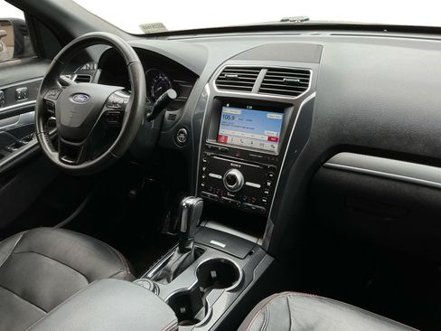 Used 2018 Ford Explorer Sport w/ Equipment Group 401A image 13