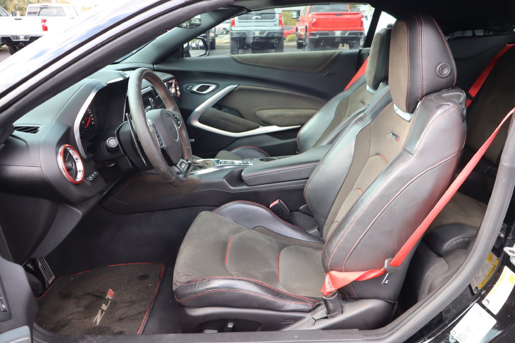Used 2018 Chevrolet Camaro ZL1 RWD image 4