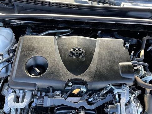 Used 2019 Toyota Camry LE image 34