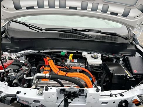 New 2027 Chevrolet Bolt LT w/ Comfort Package FWD image 27