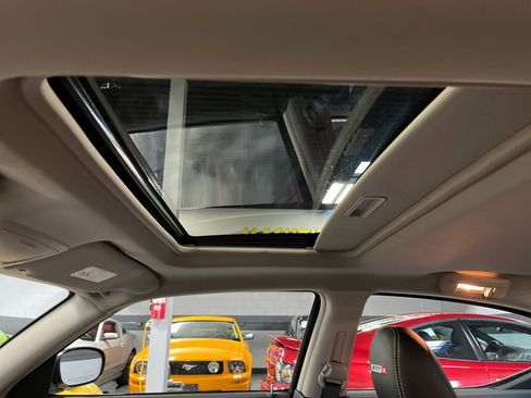 Used 2007 Dodge Charger SRT8 w/ SRT Option Group III image 36