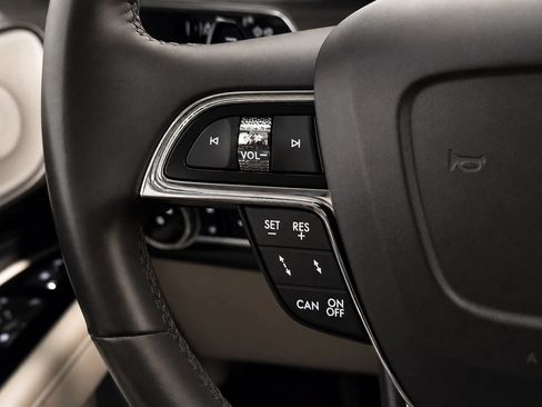 Used 2020 Lincoln Navigator L Black Label w/ Cargo Convenience Package AWD/4WD image 32