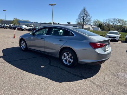 Used 2024 Chevrolet Malibu LT FWD image 2