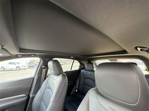 Used 2025 Cadillac XT4 Premium Luxury image 19