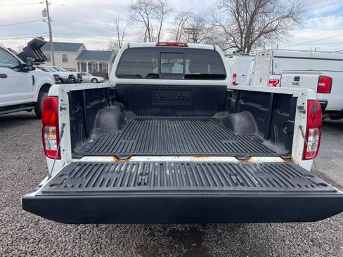 Used 2019 Nissan Frontier SV RWD image 7