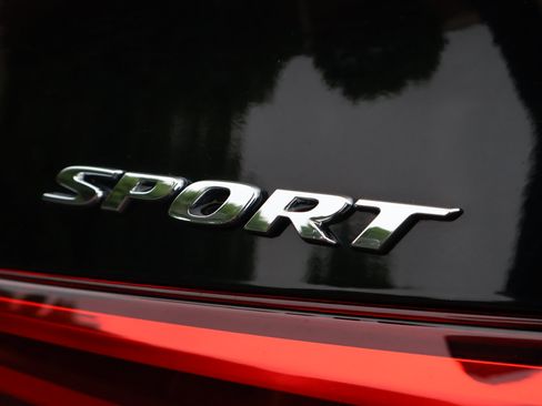 Used 2023 Honda Civic Sport image 6