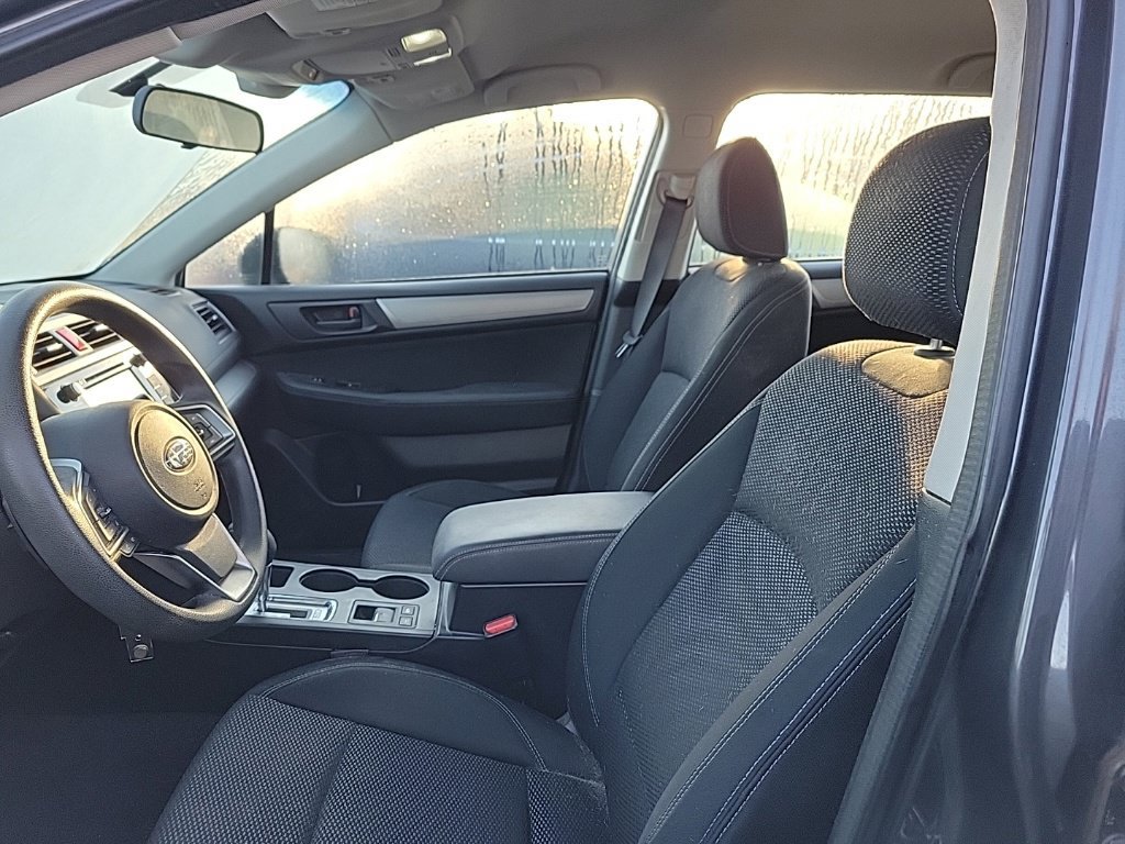Used 2019 Subaru Outback 2.5i AWD/4WD image 6