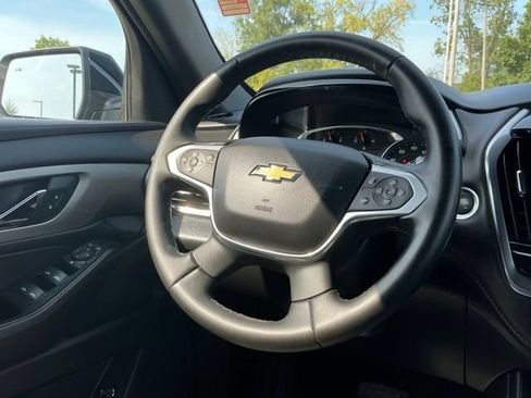 Used 2023 Chevrolet Traverse LT FWD image 22