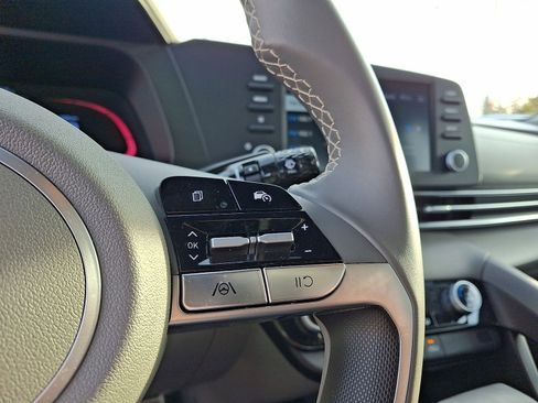 Certified 2025 Hyundai Elantra Sport image 24