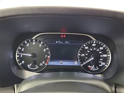 Used 2024 Nissan Frontier SV image 16