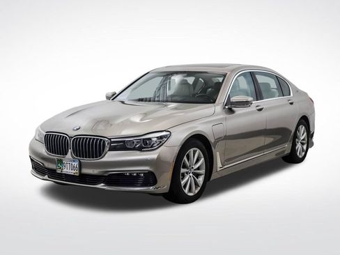 Used 2017 BMW 740e xDrive AWD/4WD image 1
