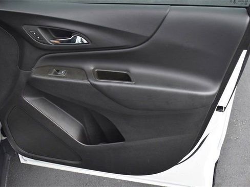 Used 2023 Chevrolet Equinox LT image 31