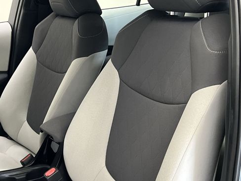 Used 2020 Toyota Corolla LE FWD image 30