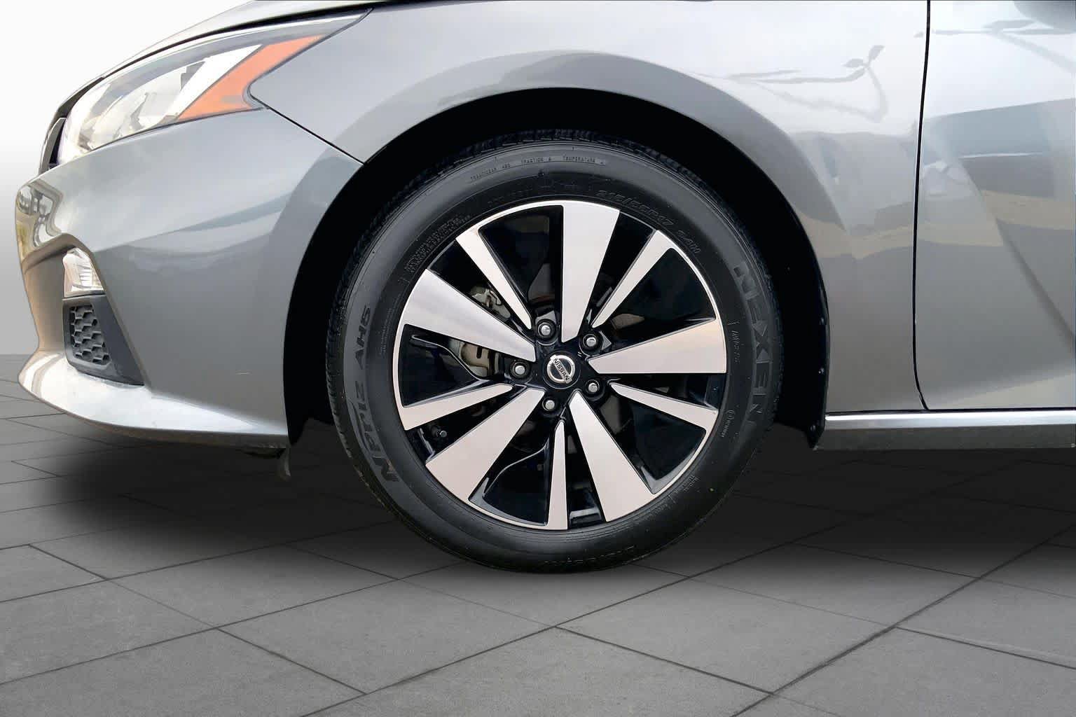Used 2022 Nissan Altima 2.5 SV FWD image 11