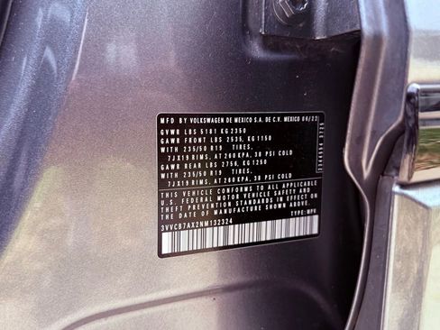 Used 2022 Volkswagen Tiguan SE R-Line image 39