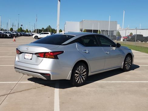 New 2025 Nissan Altima 2.5 SV image 5