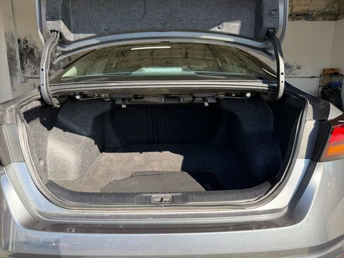 Used 2025 Nissan Altima 2.5 SV image 30