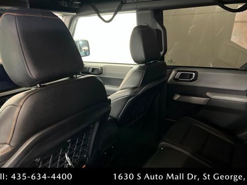 Used 2023 Ford Bronco Badlands w/ Sasquatch Package AWD/4WD image 19