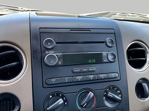 Used 2005 Ford F150 XLT RWD image 26