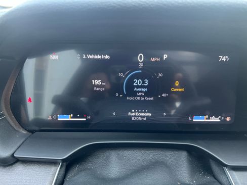 Used 2025 Jeep Grand Cherokee L Limited w/ Black Appearance Package image 13