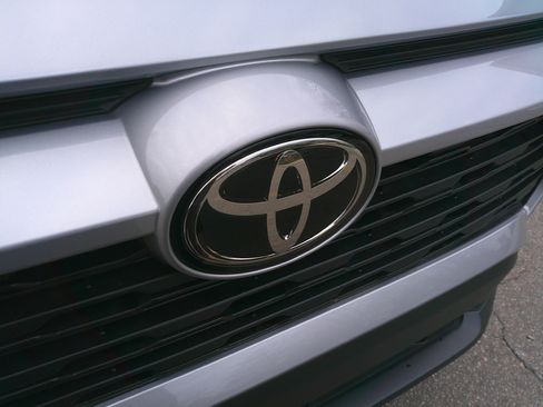 Used 2025 Toyota RAV4 LE image 3