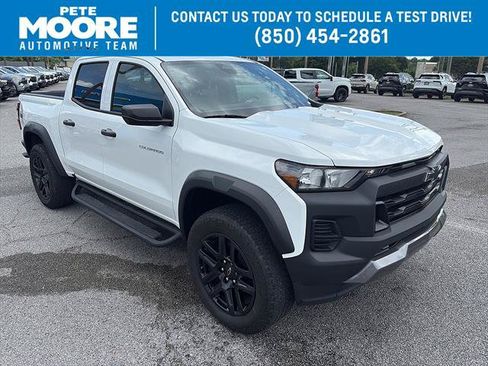 Used 2024 Chevrolet Colorado Trail Boss w/ Advanced Trailering Package AWD/4WD image 1