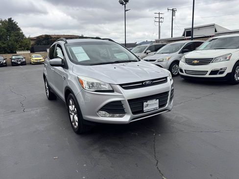 Used 2016 Ford Escape SE w/ SE Leather Comfort Package AWD/4WD image 9