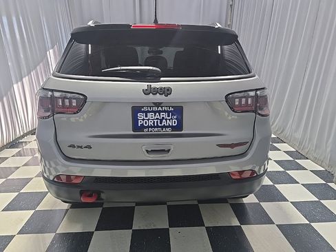 Used 2022 Jeep Compass Trailhawk image 10