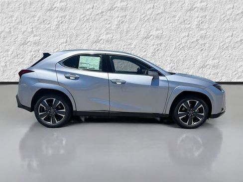 New 2026 Lexus UX 300h FWD image 2