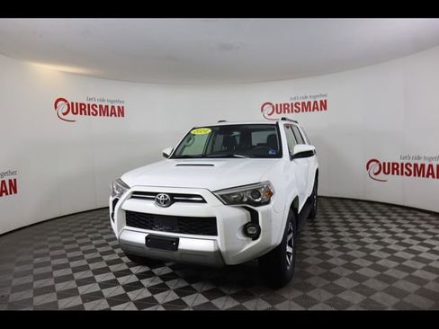 Used 2024 Toyota 4Runner TRD Off-Road AWD/4WD image 2