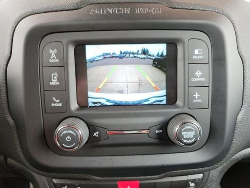 Used 2017 Jeep Renegade Trailhawk AWD/4WD image 15