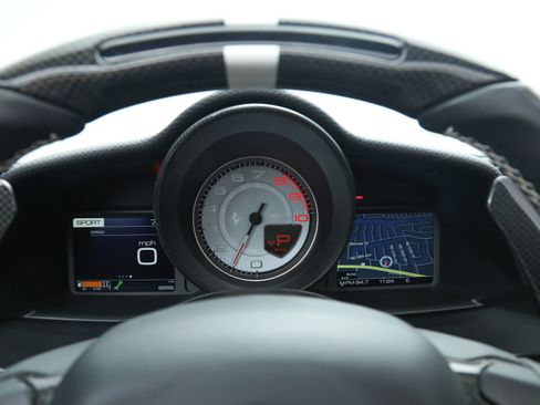 Certified 2020 Ferrari 488 Pista Spider image 31