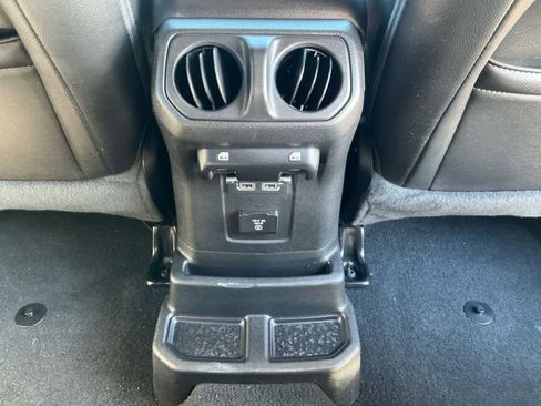 Used 2020 Jeep Wrangler Unlimited Sahara image 20