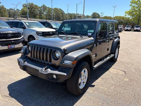 Used 2019 Jeep Wrangler Unlimited Sport S AWD/4WD image 1